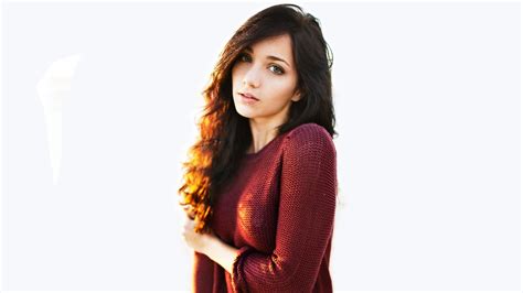 Wallpaper 1920x1080 Px Arms Crossed Blue Eyes Brunette Emily Rudd Looking At Viewer