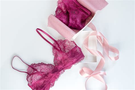 How To Pick Out The Perfect Lingerie T For A Mom To Be