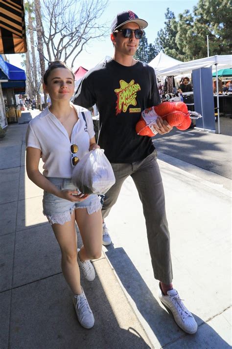 Joey king is showing her love for her valentine. Joey King With Her Boyfriend Goes to the Farmers Market in ...
