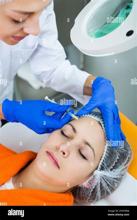Doctor Using Injection Stock Photo Alamy