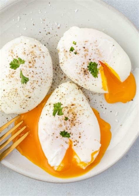 Poached Eggs Recipe Flavor The Moments