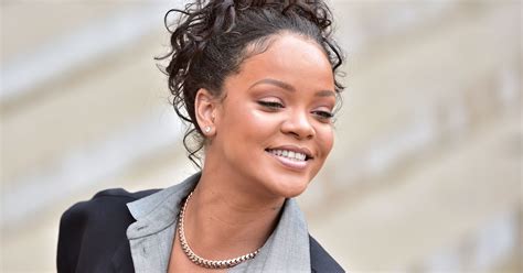 Rihanna Teases Fenty Beauty Gloss Bomb