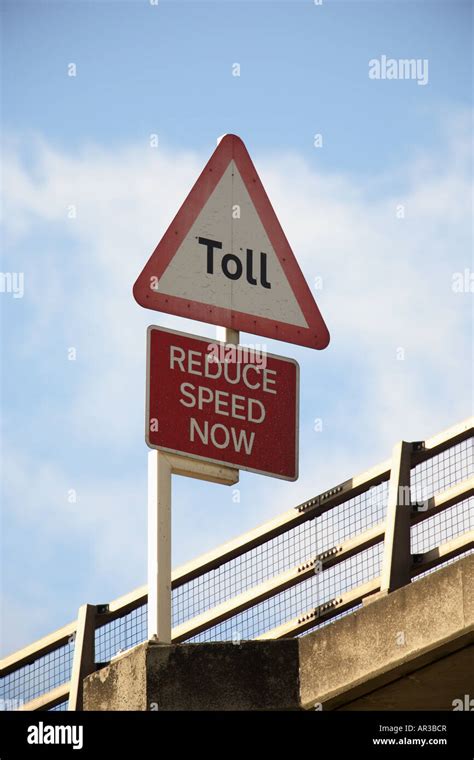 Bridge Toll Sign Hi Res Stock Photography And Images Alamy