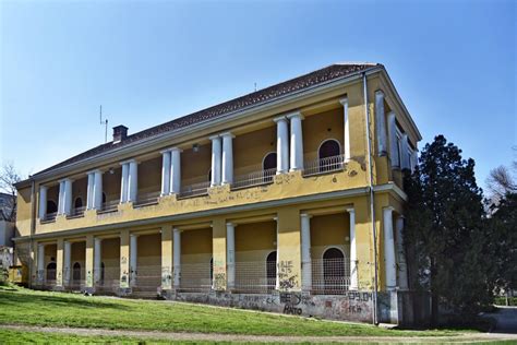 Dvorac Marcibanji Karačonji Sremska Kamenica Dvorci Srbije