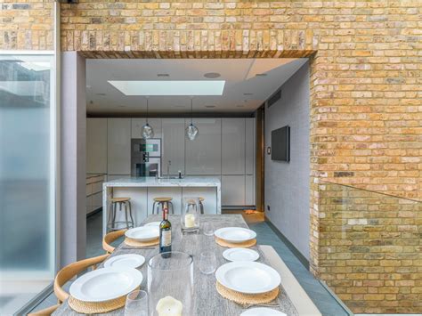 The last house to change hands in the grand strip was bought by celebrity artist damien hirst, who one is newly for sale with the modern house for £1,695,000. Nash Terraced Family House in Regent's Park - Traditional ...