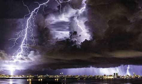 Lightning Storm Frightening Photos Show Natures Power