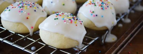 They love easter bread so they equally. Auntie Mella's Italian Soft Anise Cookies | Anise cookies, Italian anise cookies, Italian ...