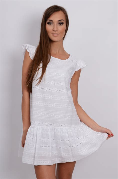 letnia sukienka haftowana z falbaną biała cocomoda pl odzież damska sukienki buty dodatki