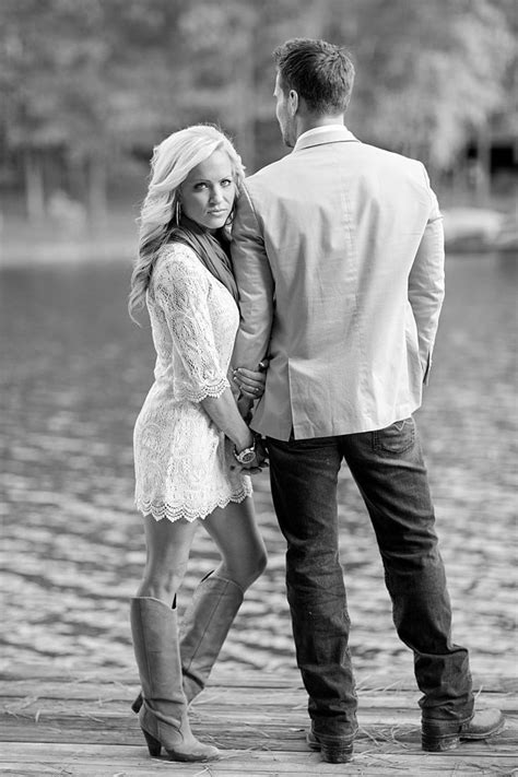 Pin By Northga On Photography Couple Photography Engagement Poses