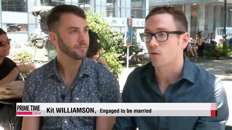 Same－sex Couples Still In Joy Of Legalization Of Gay Marriage In Us
