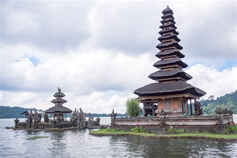 Pura ulun danu bratan is the most photographed temple on the island and is a rather iconic construction of bali. Pura Ulun Danu Bratan in Bali - Travels and Scuba