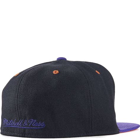 We have the biggest brands and exclusive styles when you look for a new phoenix suns cap or hat. Phoenix Suns Fitted Cap