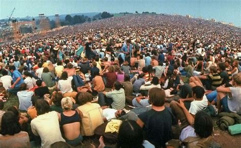 Remembering The Original Woodstock Rare Historical Photos