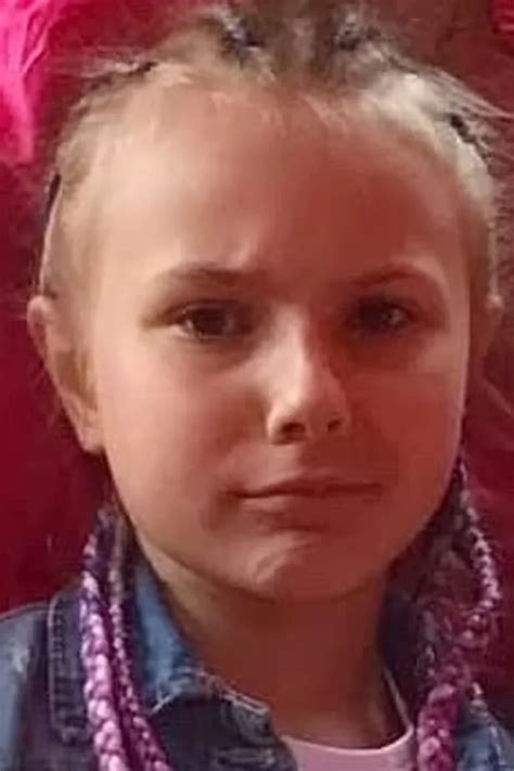 Conmoción En Inglaterra Por El Asesinato De Una Niña De 9 Años Jugaba Con Su Hermana En La