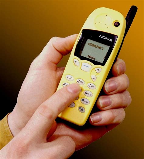 5 Dumb Phones That Are Much Better Than The Smartphones We Have Today