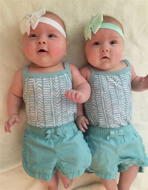 Identical Vs Fraternal Twins How To Tell The Different Twin Types
