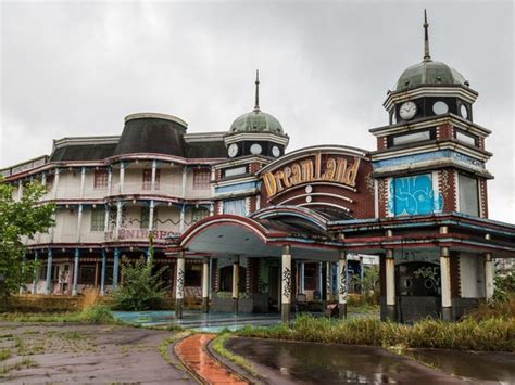 Photos Of Creepy Abandoned Disney Resorts