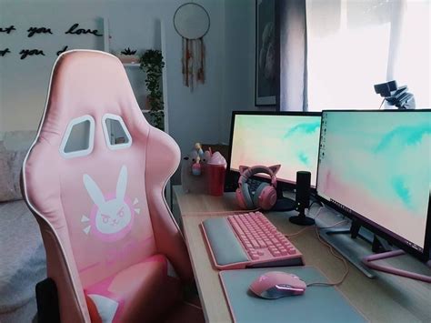 However, since igloo's are quite hard to find and only appear in snow biomes, it would be much easier to make one yourself. Pin by Glitzybrite on LEAGUE OF LEGENDS (LOL) | Gamer room ...
