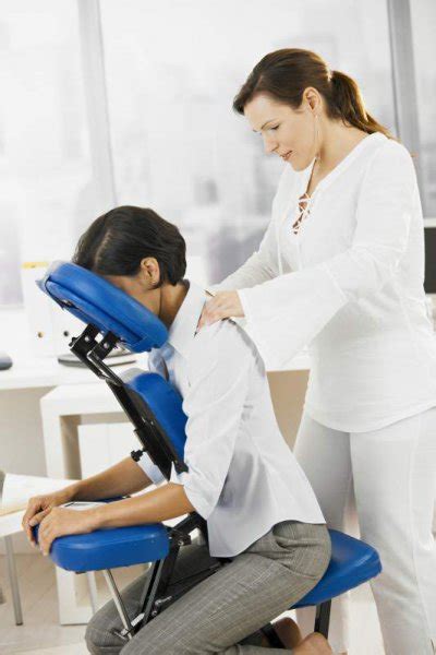 Stuhlmassage Gewebestimulation Auf Sitzgelegenheit Massage Lexikon