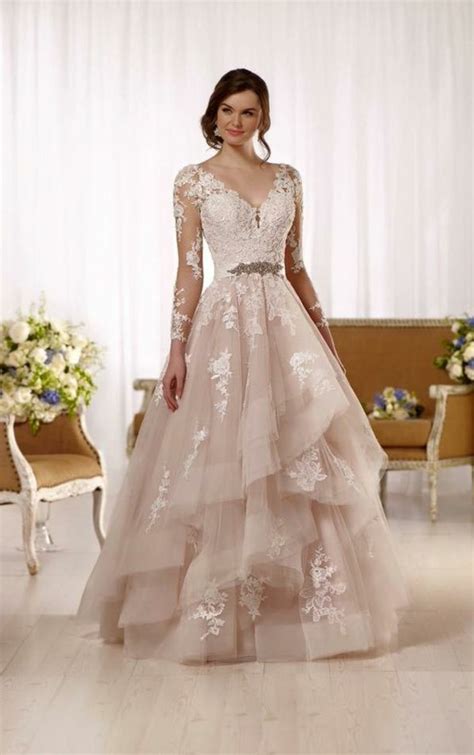 La robe de mariée couleur champagne et comment la choisir
