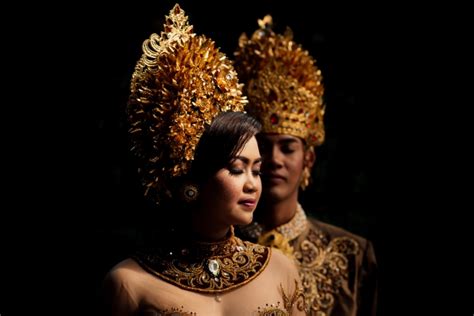 Hukum adat di indonesia adalah hukum yang tidak tertulis yang berlaku bagi sebagian besar penduduk indonesia. Terbaik Dari Prewed Adat Bali | Gallery Pre Wedding