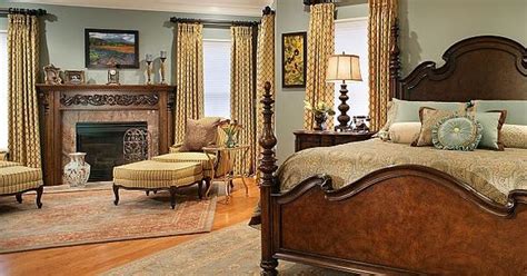 The grandest of them all, gold bedrooms are for those who enjoy the finer things in life. Master Bedroom Ideas in Teal and Gold | Master bedroom ...