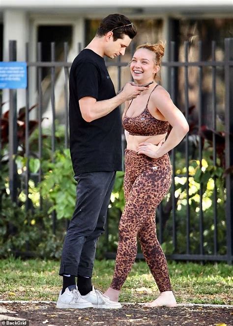 Abbie Chatfield Beams As She Cosies Up To A Mystery Man In Brisbane Daily Mail Online