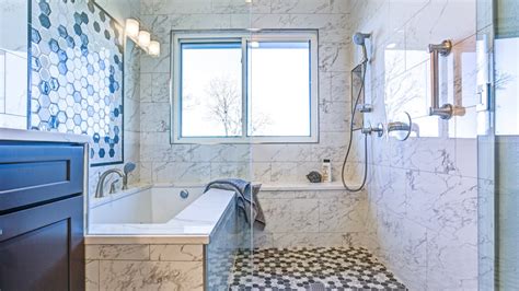 21 Striking Walk In Shower Ideas