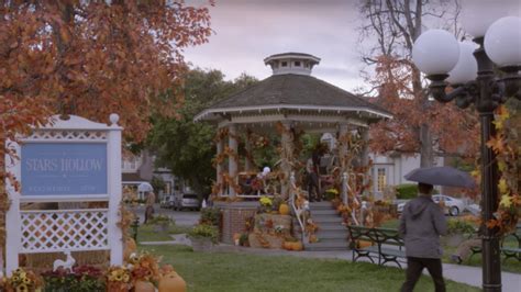 The Connecticut Town That Inspired Stars Hollow Is Hosting A 3 Day