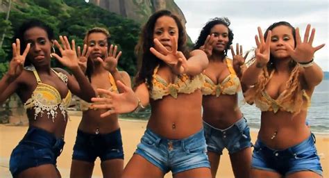 Assim como não existe só sertanejo e funk no brasil, existem diversos outros tipos de música por lá, como o trot, o folk, o rock e o hip hop. Bonde das Maravilhas - Quadradinho de 8 Funk (Video e ...