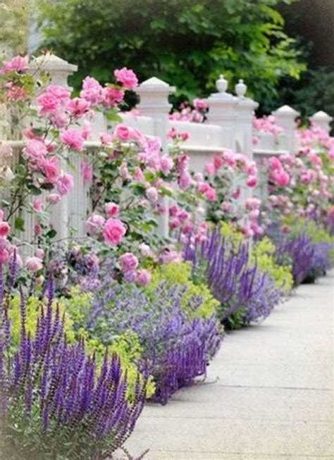 35 Beautiful Flower Beds Design Ideas In Front Of House