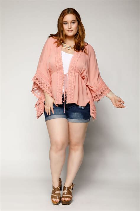 38ccefee8f778400525ec3cbf8e88bac 67 Plus Size Summer Outfits With Shorts Plus Size Summer