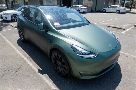 Vendor Matte Green Tesla Model Y Vinyl Wrap 3m 2080 Tesla