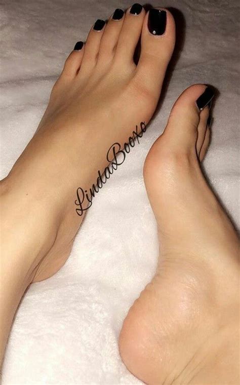 pin by groovie mx on pies feet nails pretty toes sexy feet