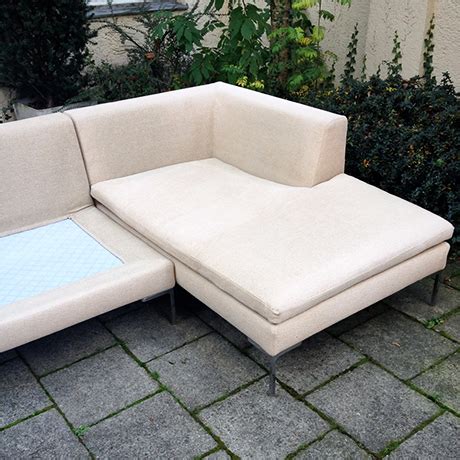 Designed by antonio citterio, the slimline styling and iconic foot detail guaranteed charles was instantly recognised as a modern classic. B&B Italia Charles Sofa | Schlicht Designmöbel