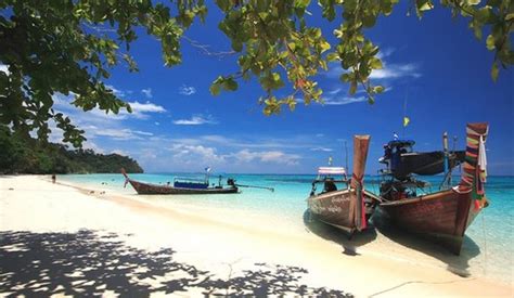 También es posible conectar por aire a a través de los aeropuertos de krabi, trang, phuket. Visiter Koh Lanta