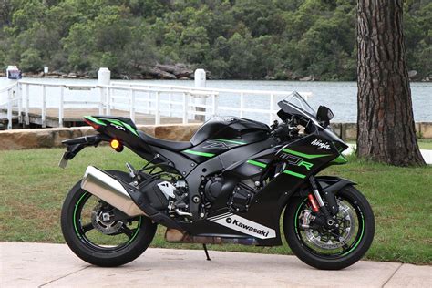 Mcn Review Of The New 2021 Kawasaki Zx 10r Forum