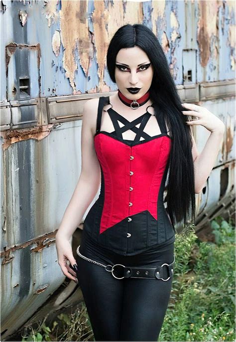 gothic fashion for all those people who like wearing gothic style fashion clothes and niknaks