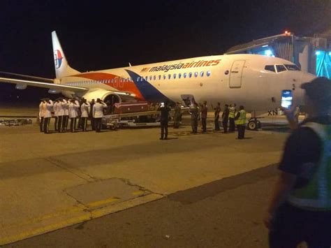 Untuk arwah moga ditempatkan bersama sama orang yang beriman dn dicucuri rahmat. Sekitar foto jenazzah Mejar Mohd Zahir yang bakal dibawa ...