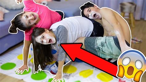 Jogamos Twister Com Desafio E Deu Ruim 😭 Youtube