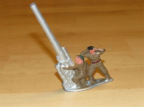 Vintage Barclay Manoil Toy Lead Soldiers With Cannon 25 Antique