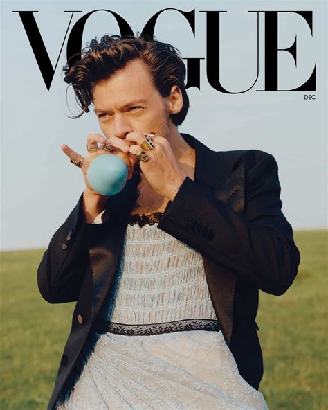 Å 17 Vanlige Fakta Om Harry Styles Vogue Shoot Harry Styles Is