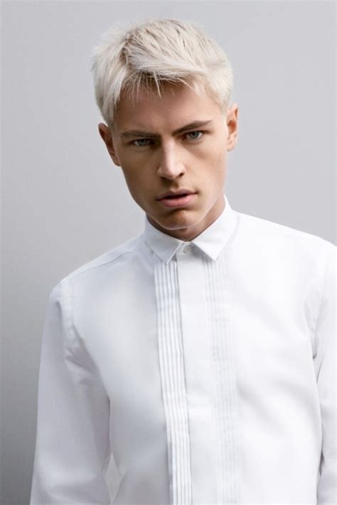 See more of the white haired guy on facebook. White hair guy | Ropa urbana hombre, Hombres rubios ...