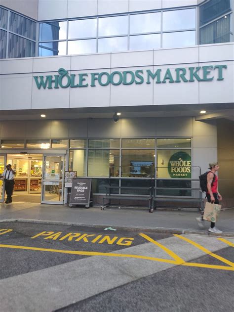 Whole Foods Market Charles River Plaza Boston Massachusetts Health
