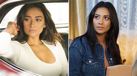 Shay Mitchell Recreates “you” “pretty Little Liars” Characters In