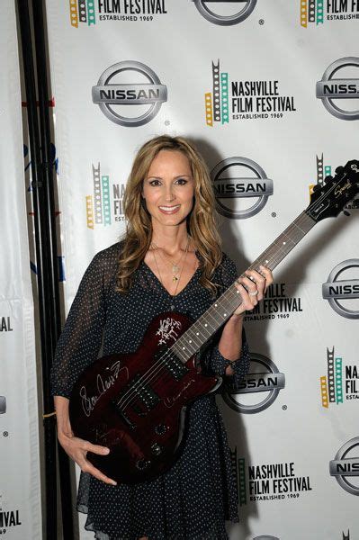 Chely Wright Photos Pictures Of Chely Wright Female Guitarist