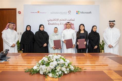 Moehe Microsoft Starlink Team Up To Promote Technology In Education
