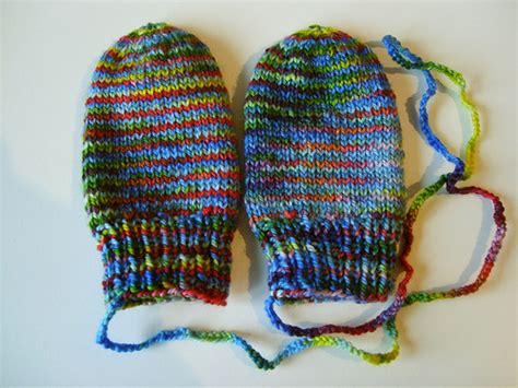 Slipping on a pair of knit mittens in the winter can be one of the best feelings in the world. Knitting Patterns Galore - Baby Mittens
