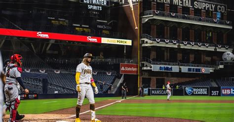 Which was the best bat flip of the 2020 mlb postseason?. Playoffs MLB: Fernando Tatis Jr. y su bat flip al estilo ...