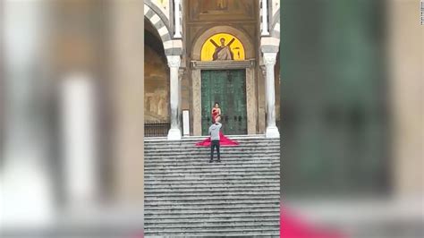 大聖堂前でヌード撮影観光客 人をわいせつ行為で摘発 イタリア CNN co jp